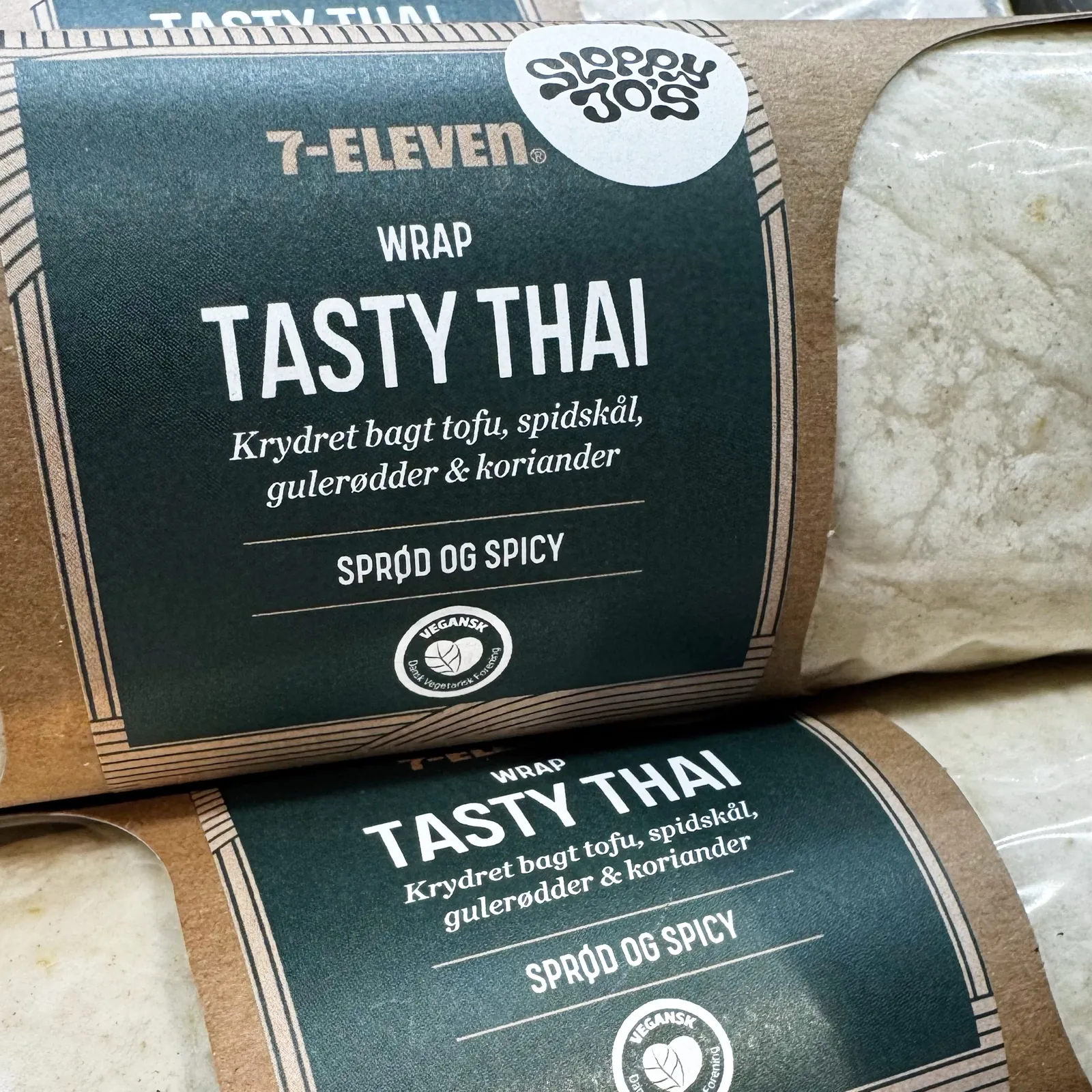 Tasty Thai Fresh Wrap on the 7-Eleven shelf